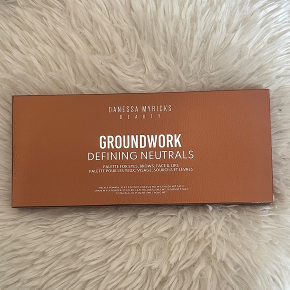 Danessa Myricks Beauty Groundwork Defining Neutrals Palette - Picture 2 of 4